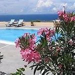 Anemoessa Apartmanhotel Ía